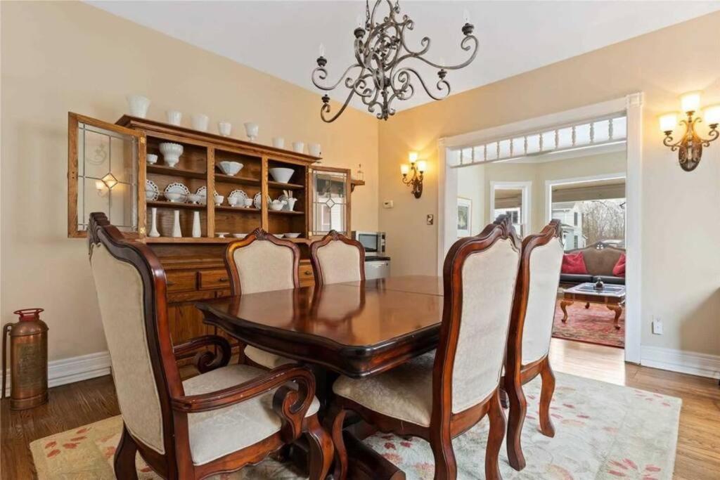 Perfection Near The River - 4 Bedroom Villa Complimentary Breakfast Delivered Daily To The Rental Cataratas do Niágara Exterior foto